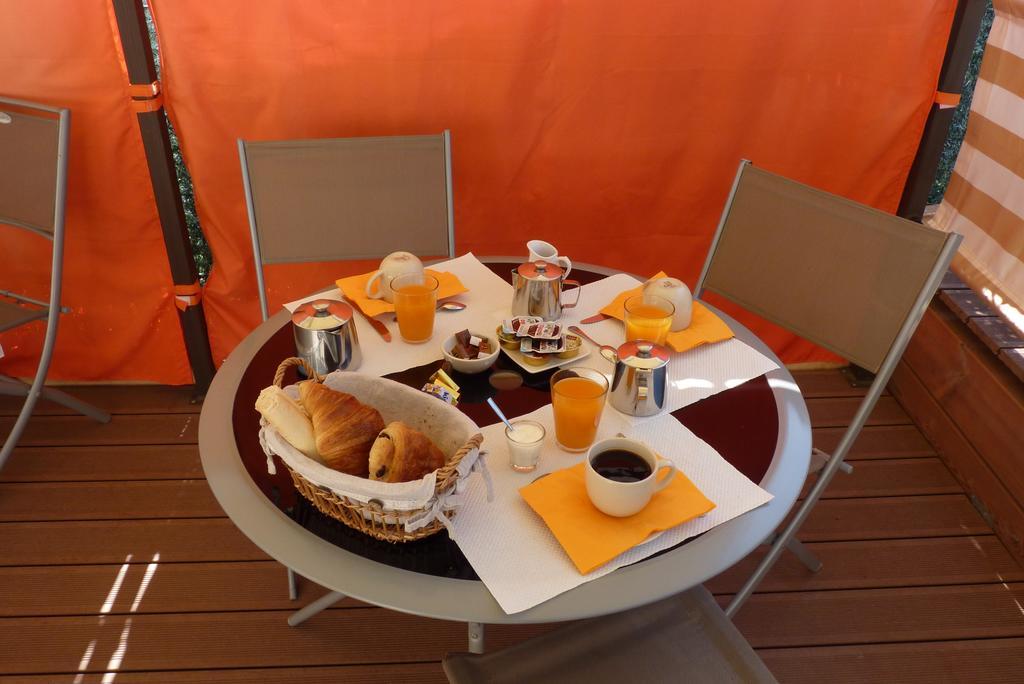 Hotel Du Soleil Hyeres Bagian luar foto