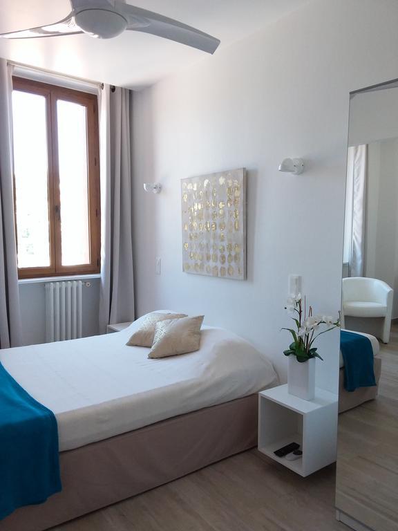 Hotel Du Soleil Hyeres Bagian luar foto