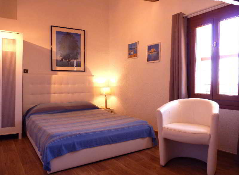 Hotel Du Soleil Hyeres Bagian luar foto