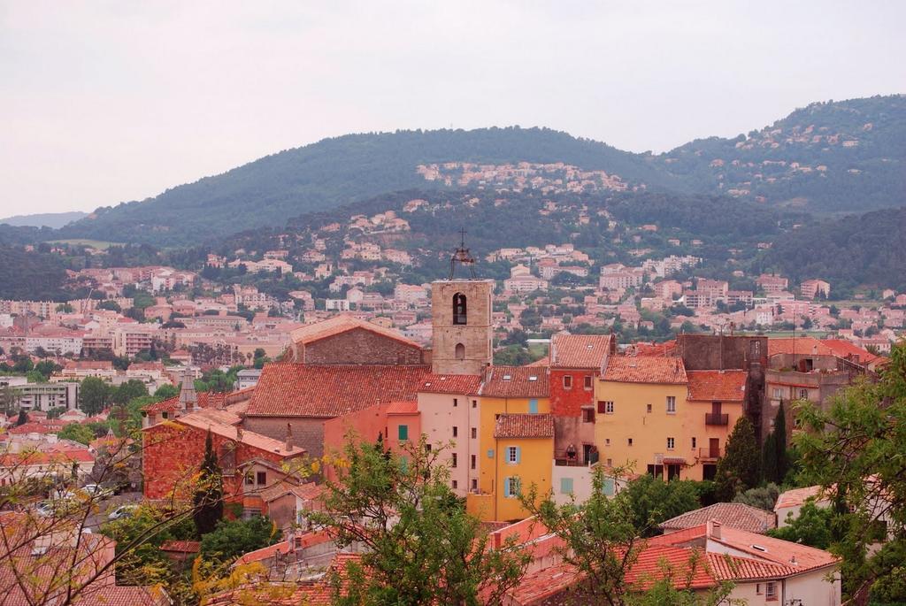 Hotel Du Soleil Hyeres Bagian luar foto