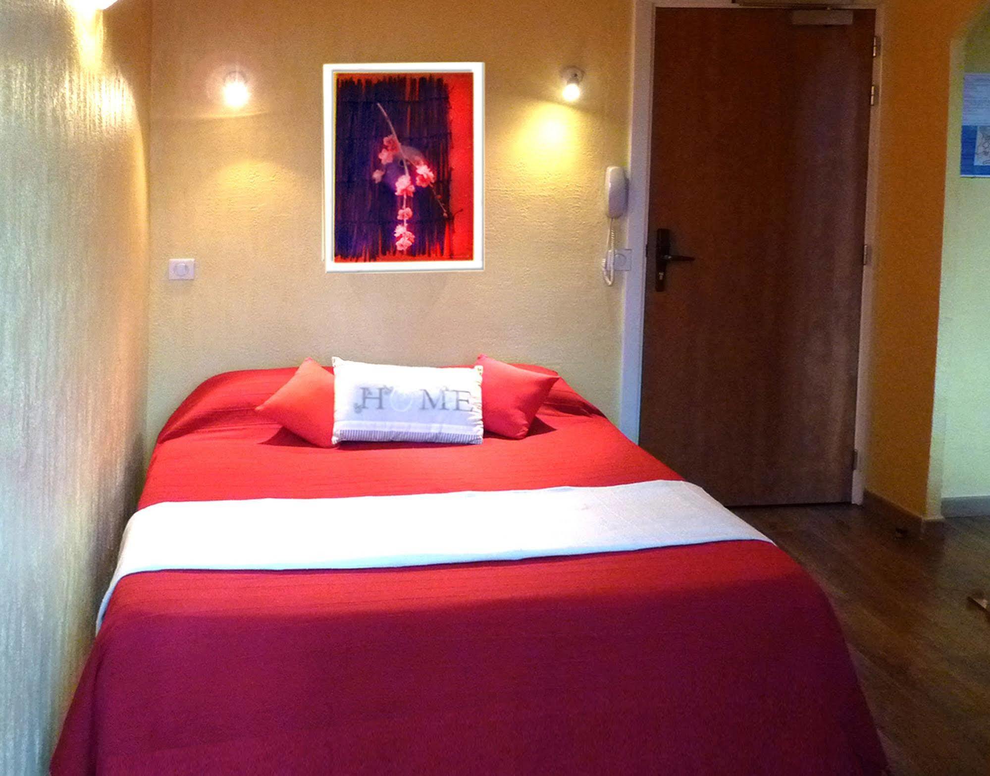 Hotel Du Soleil Hyeres Bagian luar foto
