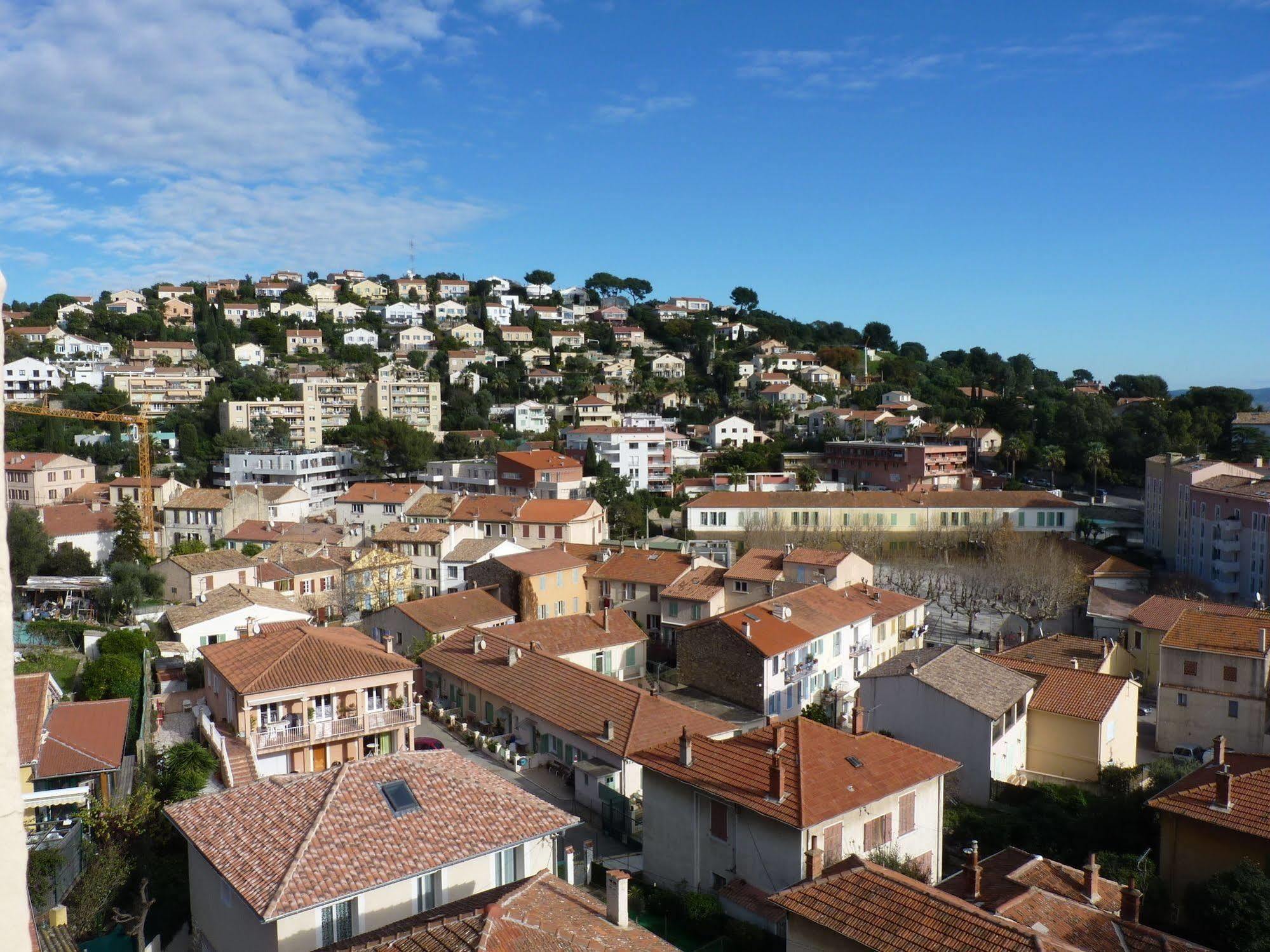 Hotel Du Soleil Hyeres Bagian luar foto