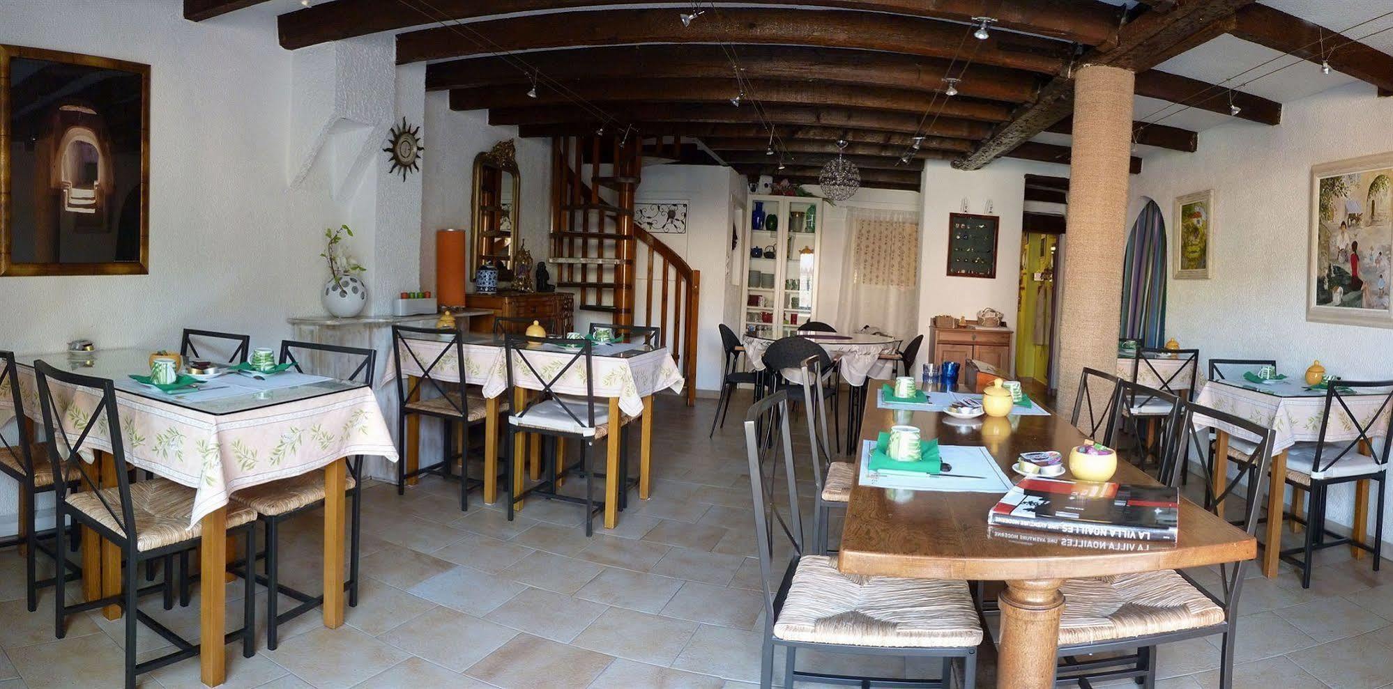 Hotel Du Soleil Hyeres Bagian luar foto