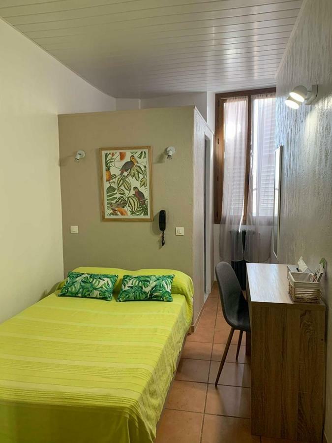 Hotel Du Soleil Hyeres Bagian luar foto