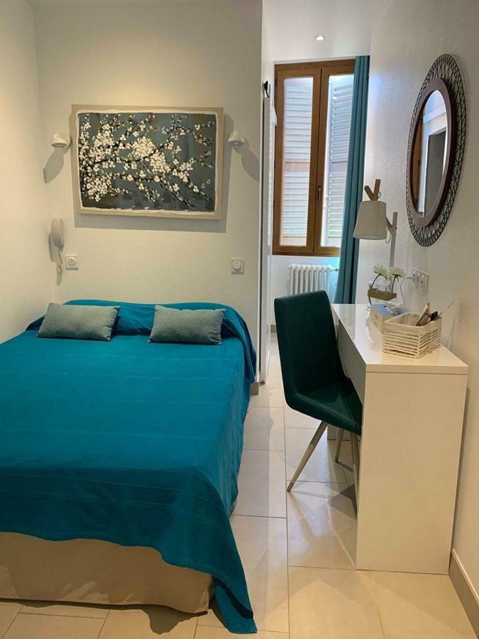 Hotel Du Soleil Hyeres Bagian luar foto