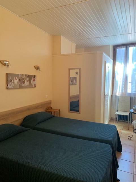 Hotel Du Soleil Hyeres Bagian luar foto