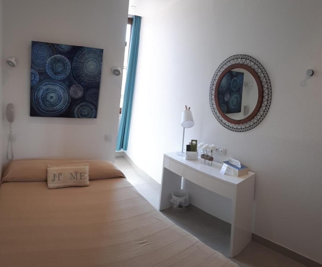 Hotel Du Soleil Hyeres Bagian luar foto