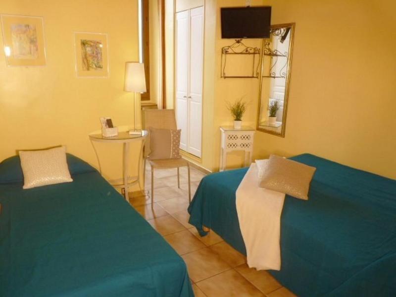 Hotel Du Soleil Hyeres Bagian luar foto